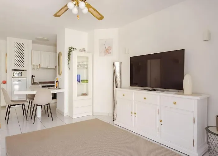 The Large Terrace, Fantastic View On Gigantes * Puerto de Santiago (Tenerife)